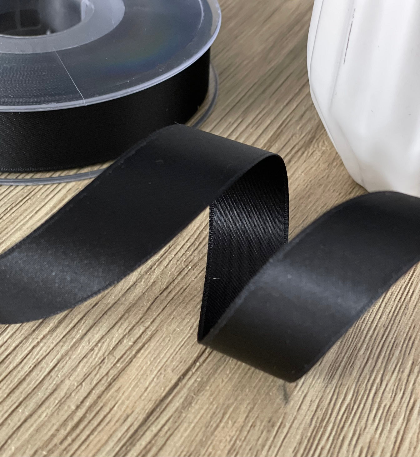Satinband Uni
16mm schwarz