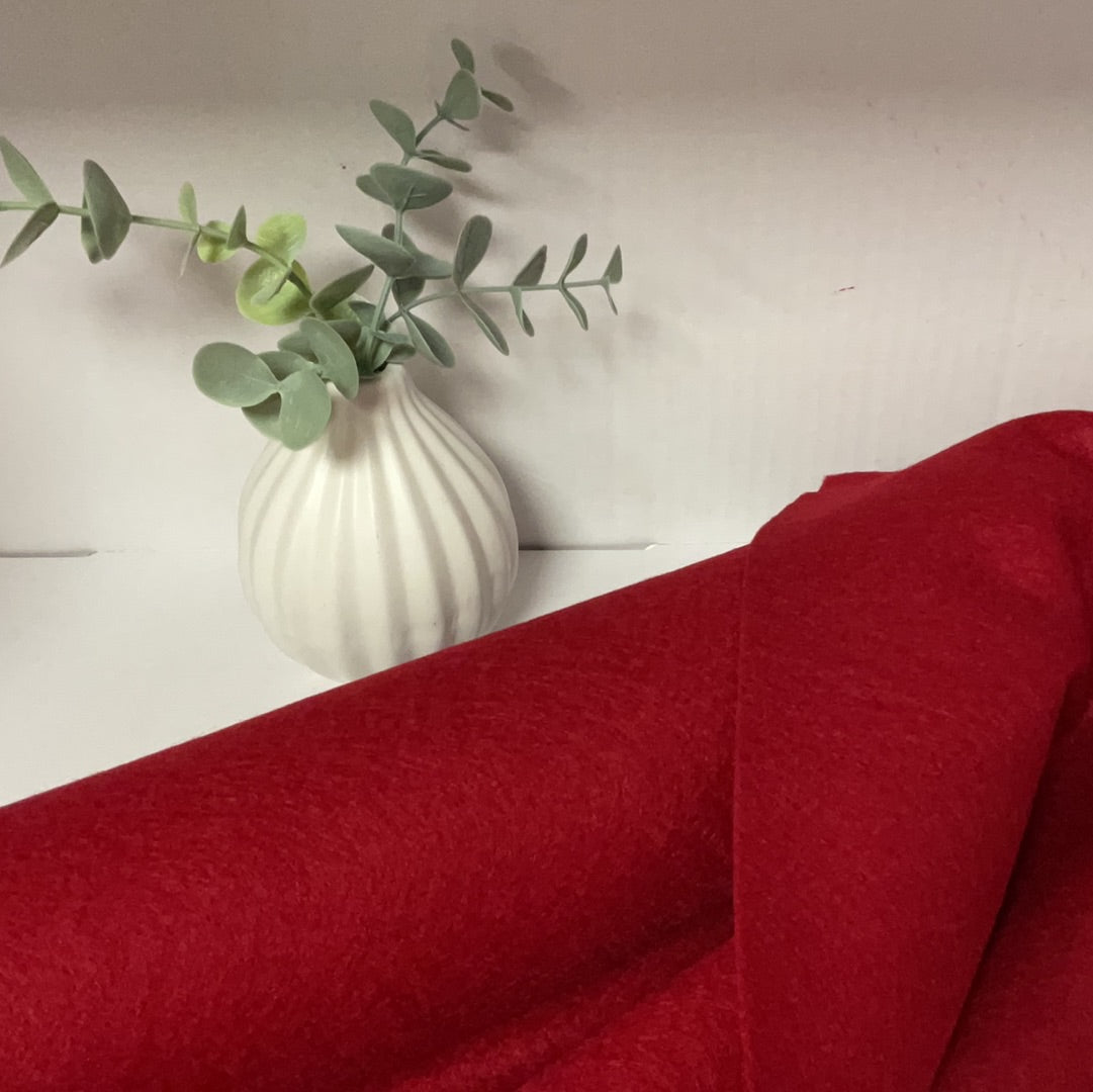 Rayher Bastelfilz 0,8-1mm
45 cm breit dunkelrot