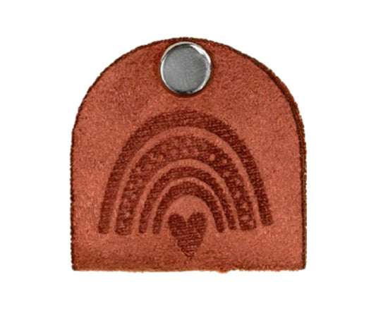 Knick-Label mit Schraube aus Lederimitat
Regenbogen hellbraun